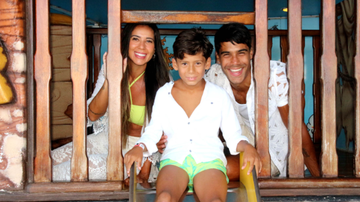 Micael Borges e Heloisy Oliveira são pais de Zion - Foto: Revista CARAS