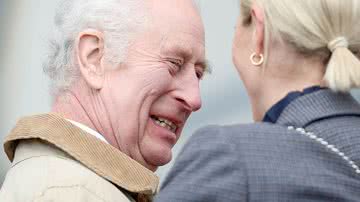 Rei Charles III encontra Zara Tindall - Foto: Getty Images