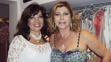 Marli Fiqueni recebe a atriz Suzy Ayres em lançamento de sua loja, na capital paulista.
