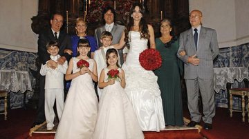 Carla entre seus pais, Mário e Maria Eunice, o amado, Djanira e Sergio, tios dele, e os filhos Marcelo, Clarissa e Pedro e a sobrinha Luiza.