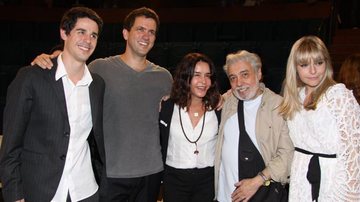 Os Pedros Neschling, Osório e Paulo Rangel com Lucélia Santos e Vitória Frate - Alex Palarea / AgNews