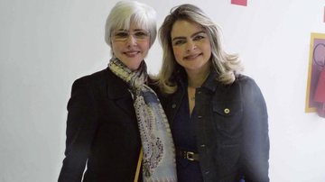 A nutricionista Gisela Savioli é recebida por Liliane Ventura na Rádio Trianon, SP.