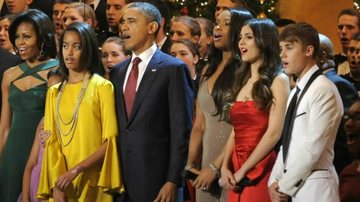 Michelle Obama e as filhas Malia e Sasha, o presidente Barack Obama, Jennifer Hudson, Victoria Justice e Justin Bieber - Getty Images