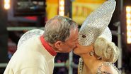 Lady Gaga beija Michael Bloomberg no Ano Novo - Getty Images