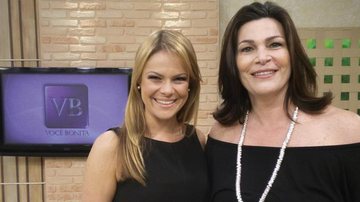 A apresentadora Carol Minhoto entrevista a palestrante comportamental e coach Tália Jaoui em seu programa matinal da TV Gazeta, na capital paulista.