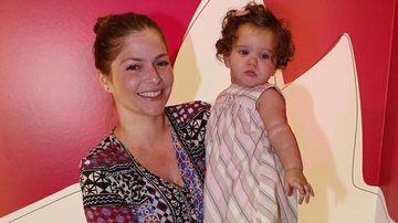 Ana Paula Tabalipa com a filha, Mia - Felipe Assumpção / AgNews