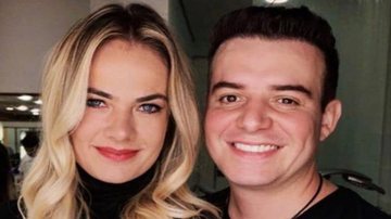 Thaís Pacholek e o marido Belutti em foto com a família - Divulgação/Instagram