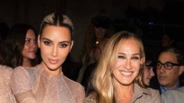 Kim Kardashian se encontrou com Sarah Jessica Parker em desfile - Reprodução: Instagram