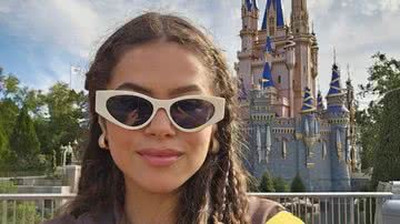 Maisa Silva encantou os fãs ao surgir na Disney - Reprodução: Instagram