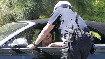 Vanessa Hudgens leva multa de trânsito em Los Angeles - The Grosby Group