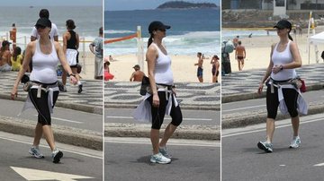 Grávida, Lavínia Vlasak caminha pela orla da praia do Leblon, no Rio de Janeiro - Wallace Barbosa / AgNews
