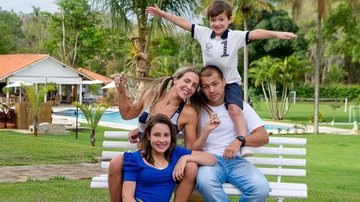 Depois de ganhar o reality 'A Fazenda', Joana Machado curte dia de lazer com a família - Mariana Vianna