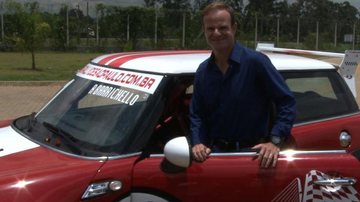 Rubens Barrichello após coletiva do Rally de São Paulo - Reprodução/TV CARAS