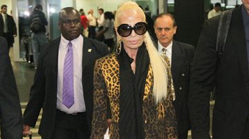 Donatella Versace chega em São Paulo - Marcelo Brammer e Thiago Duran/ AgNews