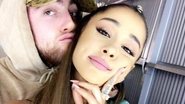 Ariana Grande e Mac Miller durante os bastidores da 'Dangerous Woman Tour', turnê mundial da cantora, em 2017 - Foto/Destaque Instagram
