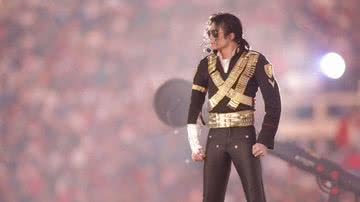 Cantor Michael Jackson durante um show em 1993 - Getty Images